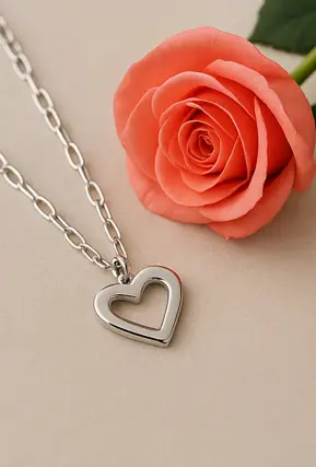 Collar de plata con colgante de corazón